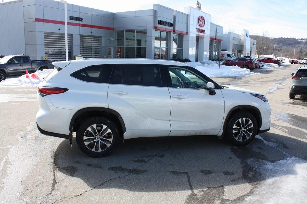 used 2021 Toyota Highlander car, priced at $29,999