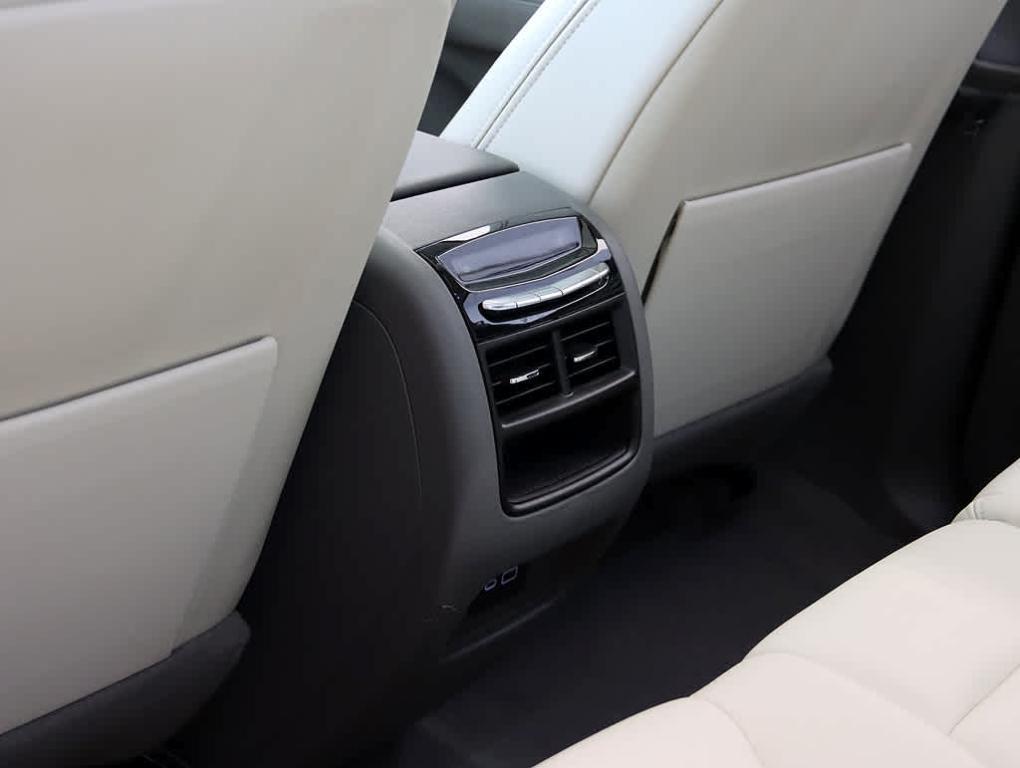 used 2023 Cadillac XT5 car, priced at $37,999