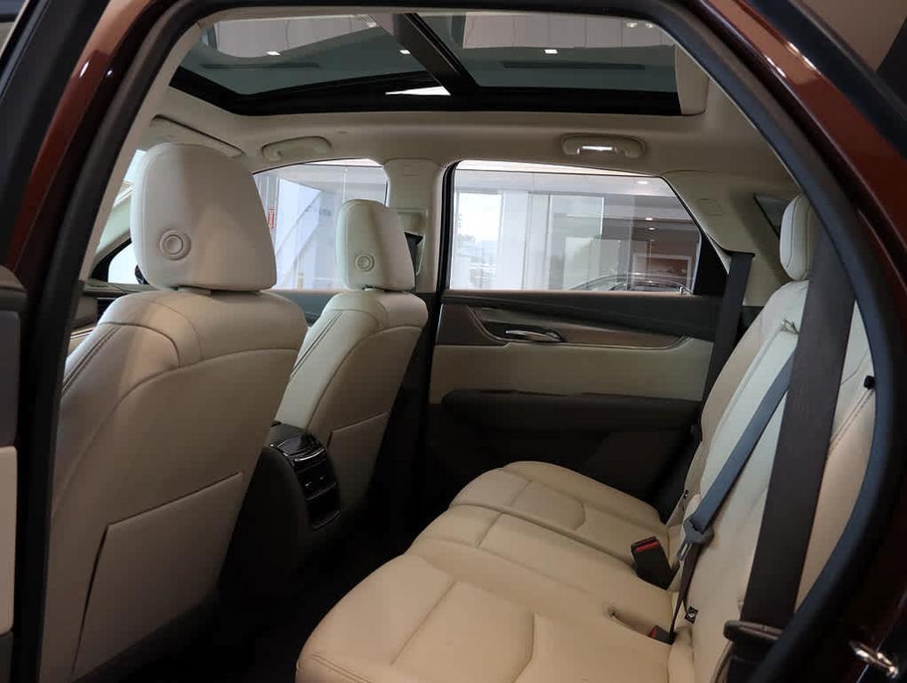 used 2023 Cadillac XT5 car, priced at $37,999