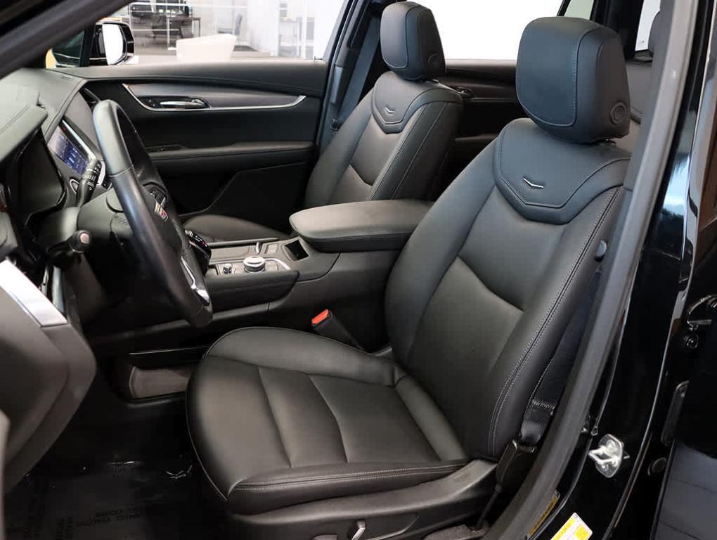 used 2024 Cadillac XT6 car, priced at $41,999