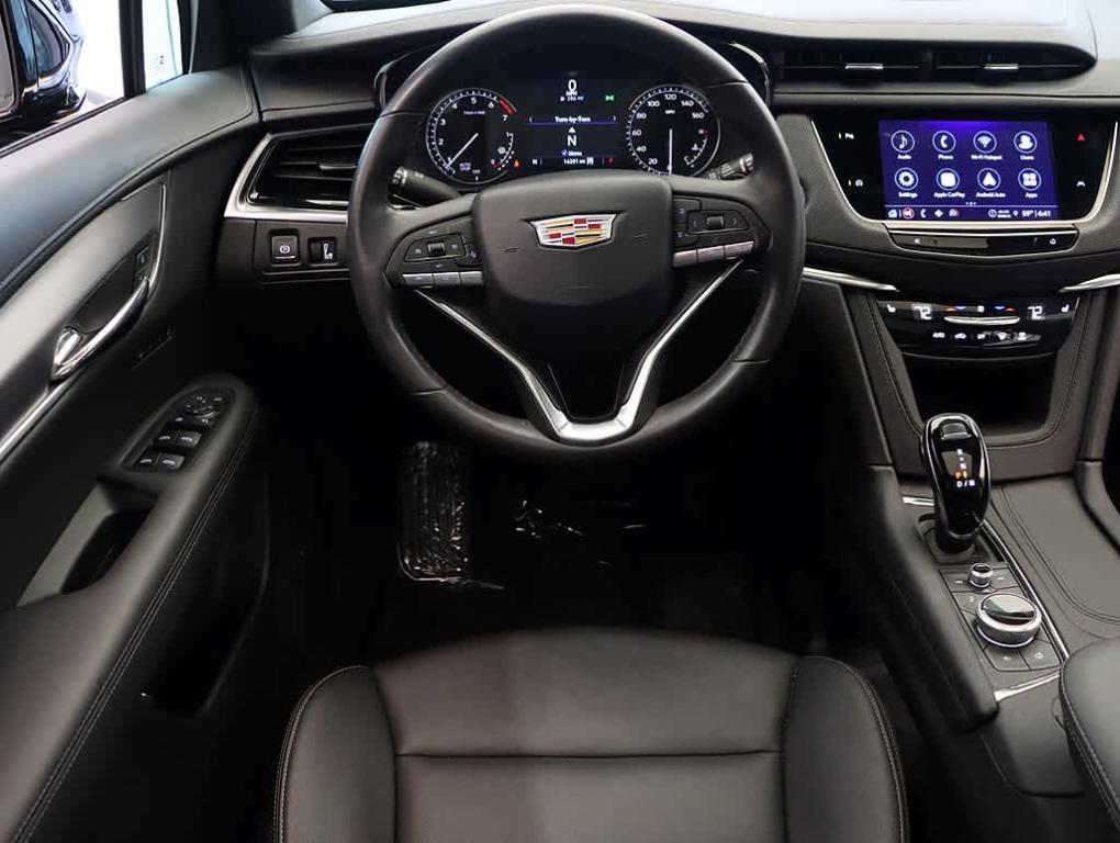 used 2024 Cadillac XT6 car, priced at $41,999