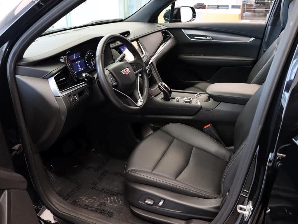 used 2024 Cadillac XT6 car, priced at $41,999