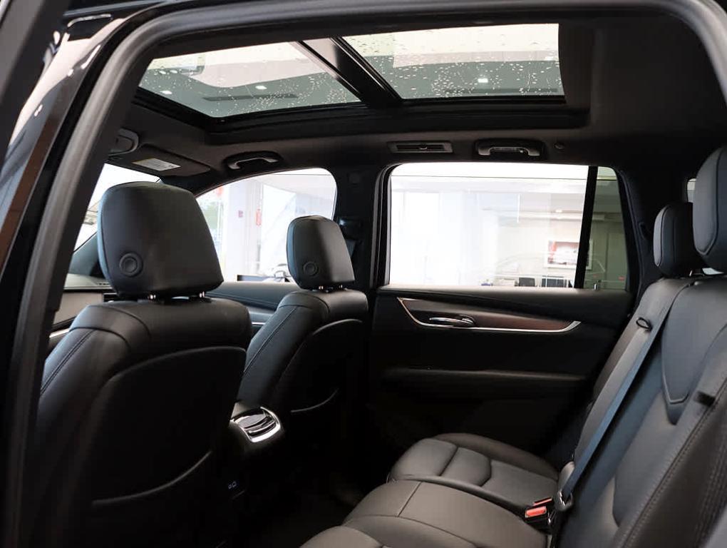 used 2024 Cadillac XT6 car, priced at $41,999
