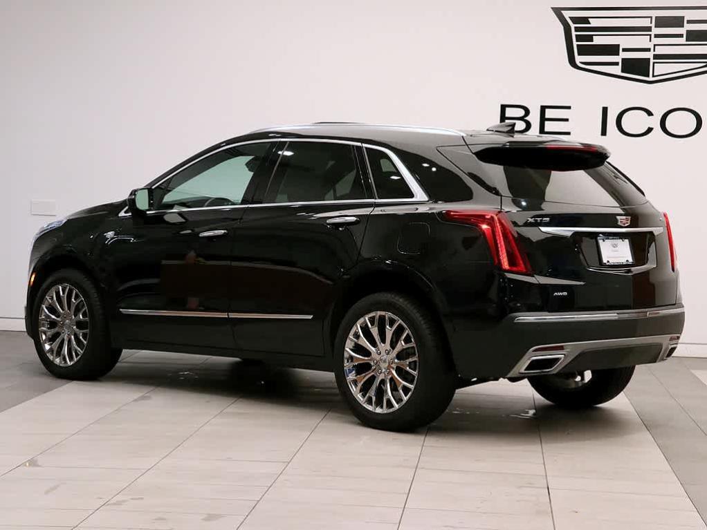 used 2021 Cadillac XT5 car, priced at $33,999