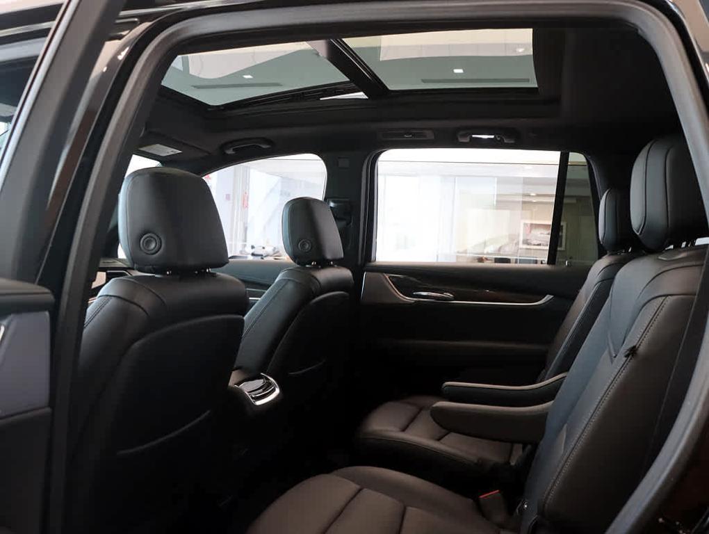 used 2023 Cadillac XT6 car, priced at $46,999