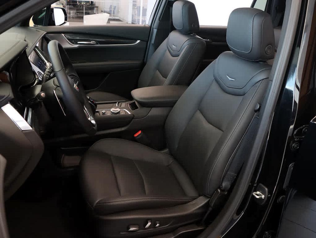 used 2023 Cadillac XT6 car, priced at $46,999