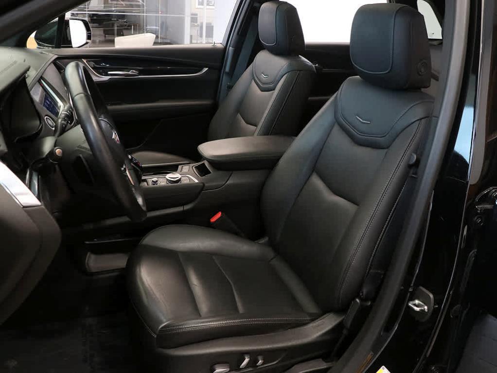 used 2023 Cadillac XT5 car, priced at $33,722