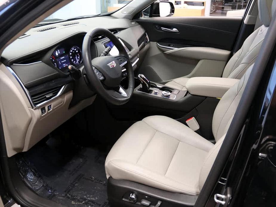 used 2022 Cadillac XT4 car, priced at $31,000