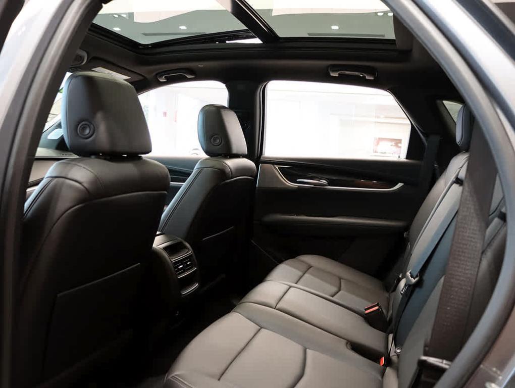 used 2021 Cadillac XT5 car, priced at $31,249