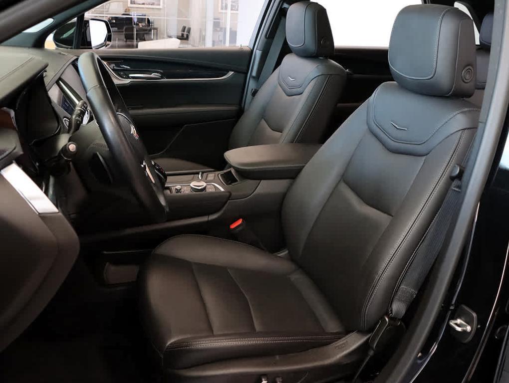 used 2023 Cadillac XT5 car, priced at $34,599