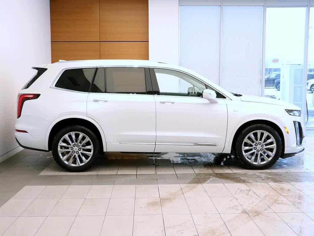 used 2022 Cadillac XT6 car, priced at $37,999