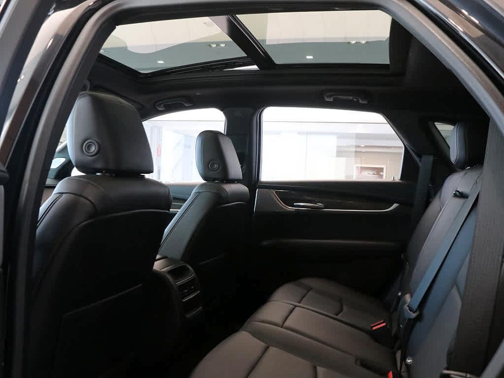 used 2022 Cadillac XT5 car, priced at $37,499