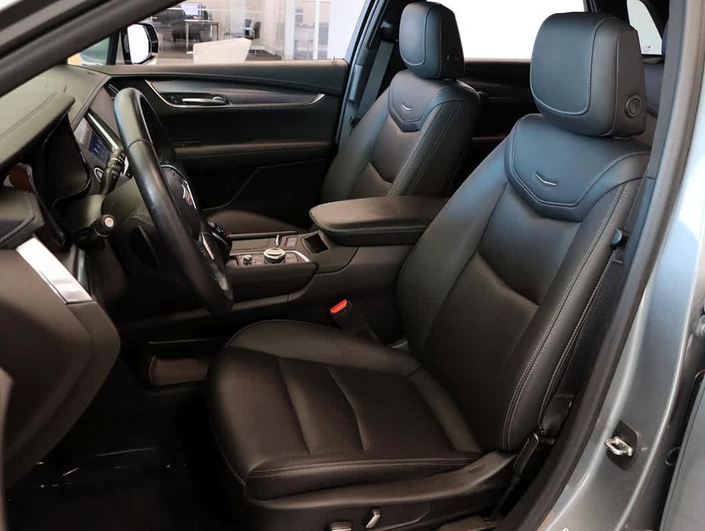 used 2023 Cadillac XT5 car, priced at $31,499