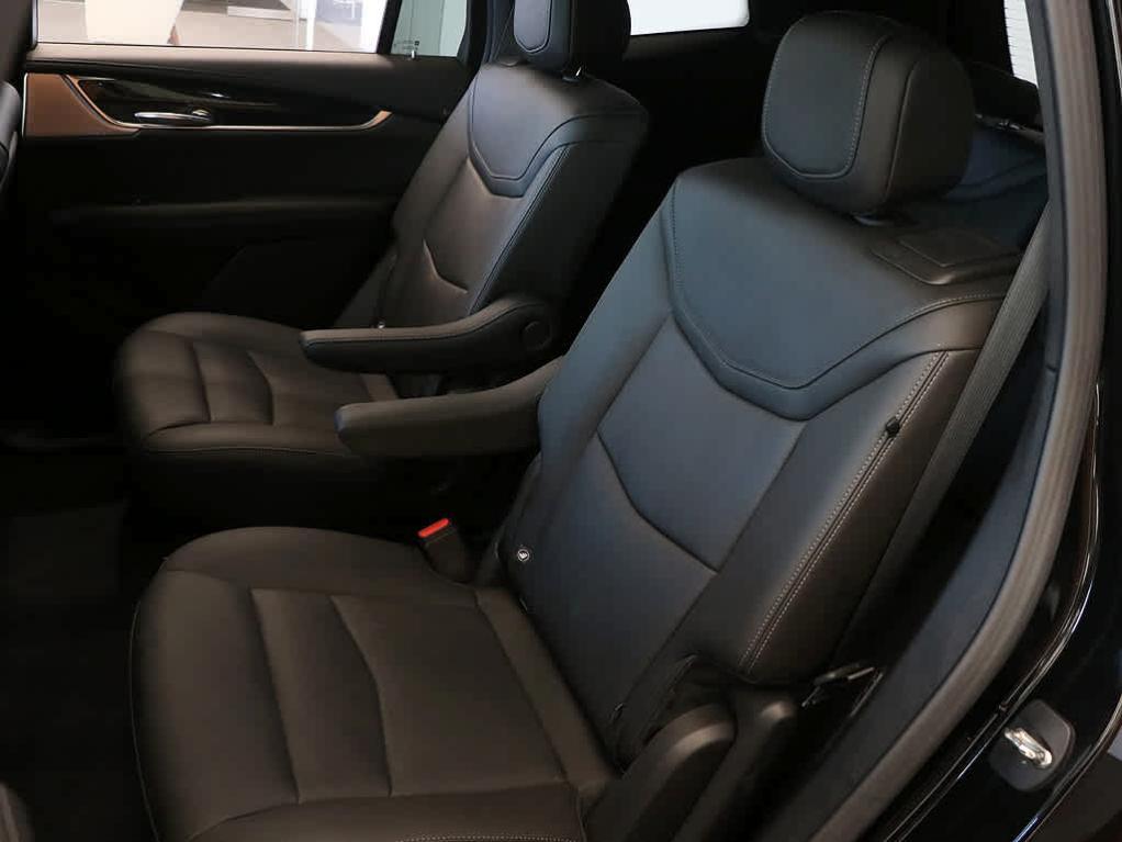 used 2023 Cadillac XT6 car, priced at $40,299
