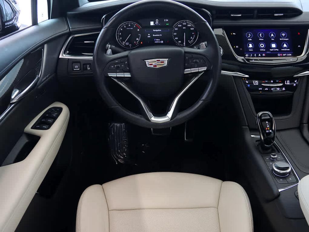 used 2023 Cadillac XT6 car, priced at $43,999