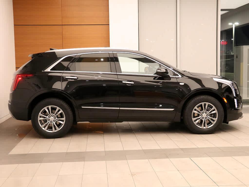 used 2022 Cadillac XT5 car, priced at $35,450