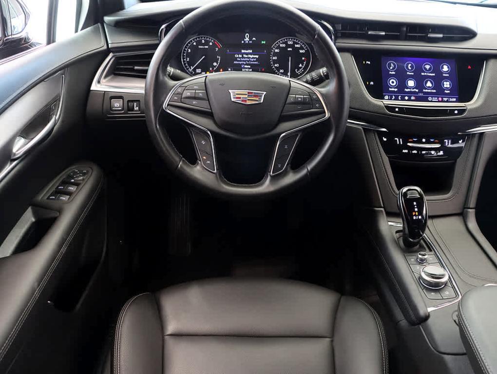 used 2022 Cadillac XT5 car, priced at $25,999