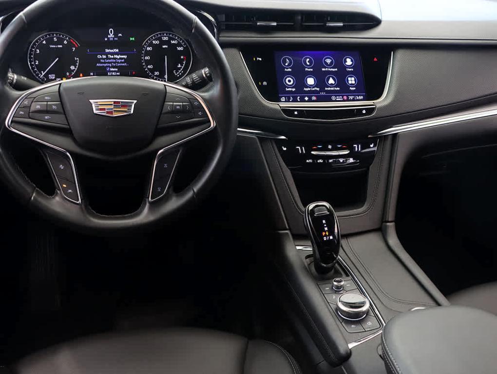 used 2022 Cadillac XT5 car, priced at $25,999