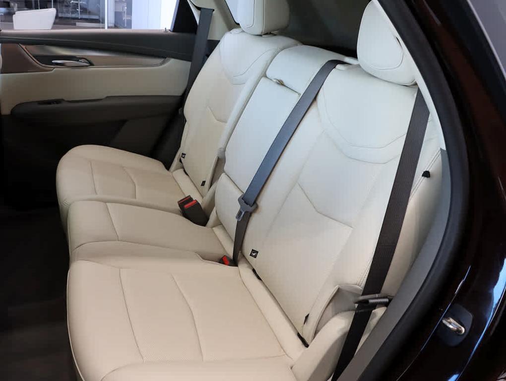 used 2021 Cadillac XT5 car, priced at $29,139