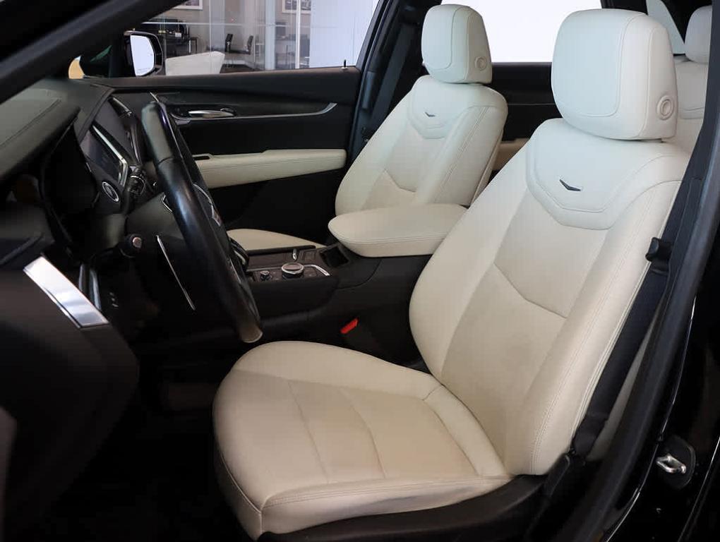 used 2020 Cadillac XT5 car, priced at $29,499