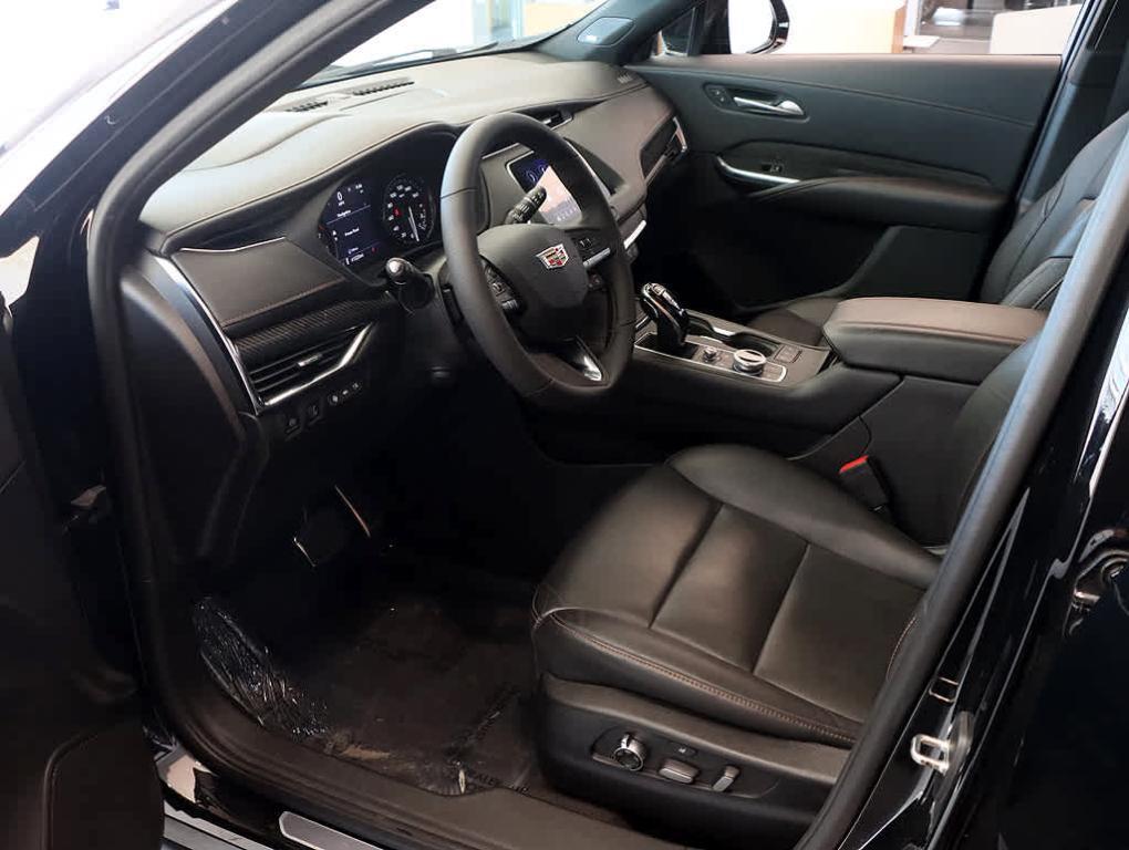 used 2022 Cadillac XT4 car, priced at $30,499