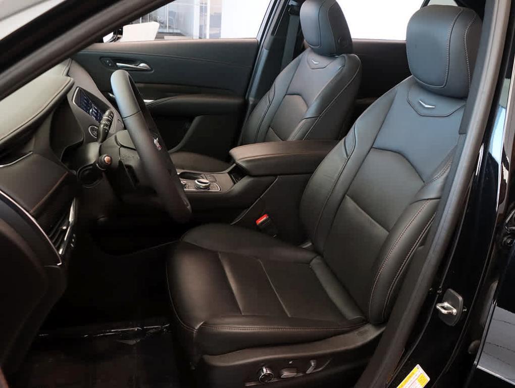used 2022 Cadillac XT4 car, priced at $30,499