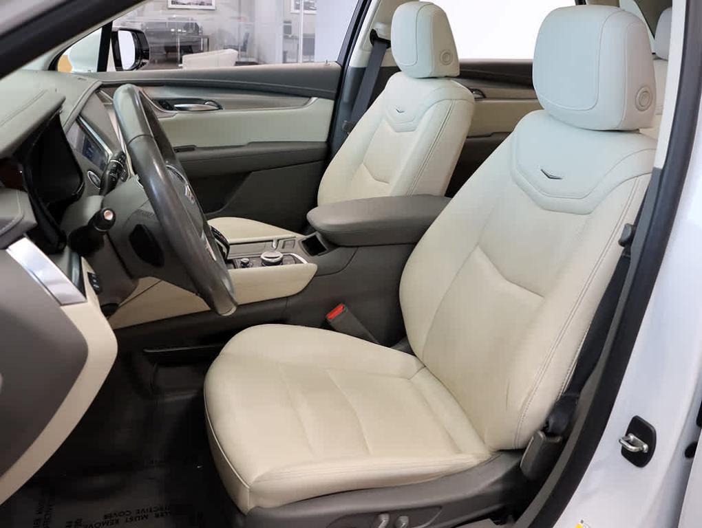 used 2021 Cadillac XT5 car, priced at $27,699