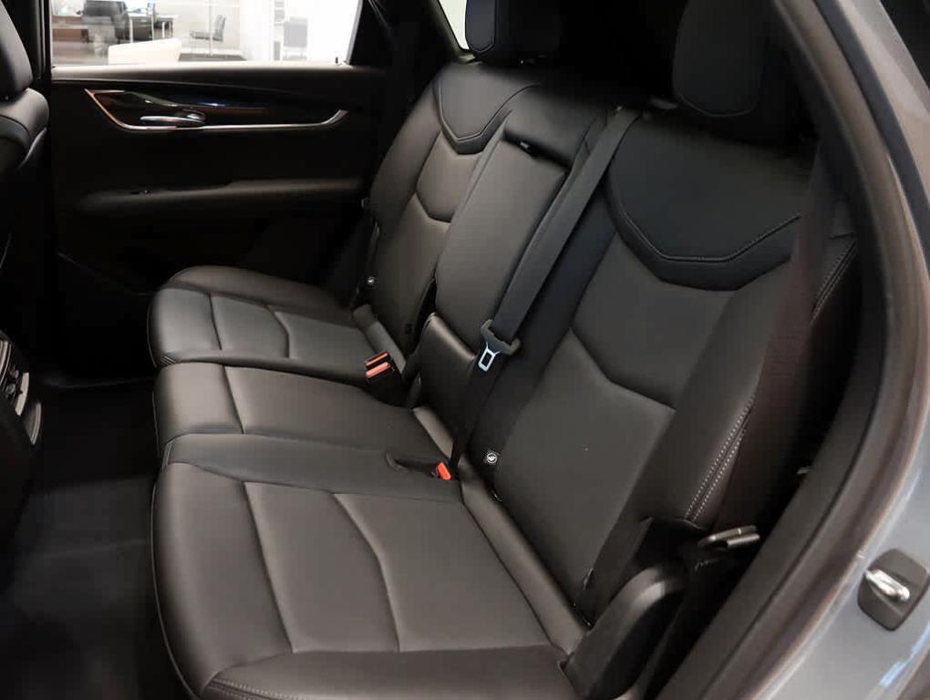 used 2022 Cadillac XT5 car, priced at $30,499