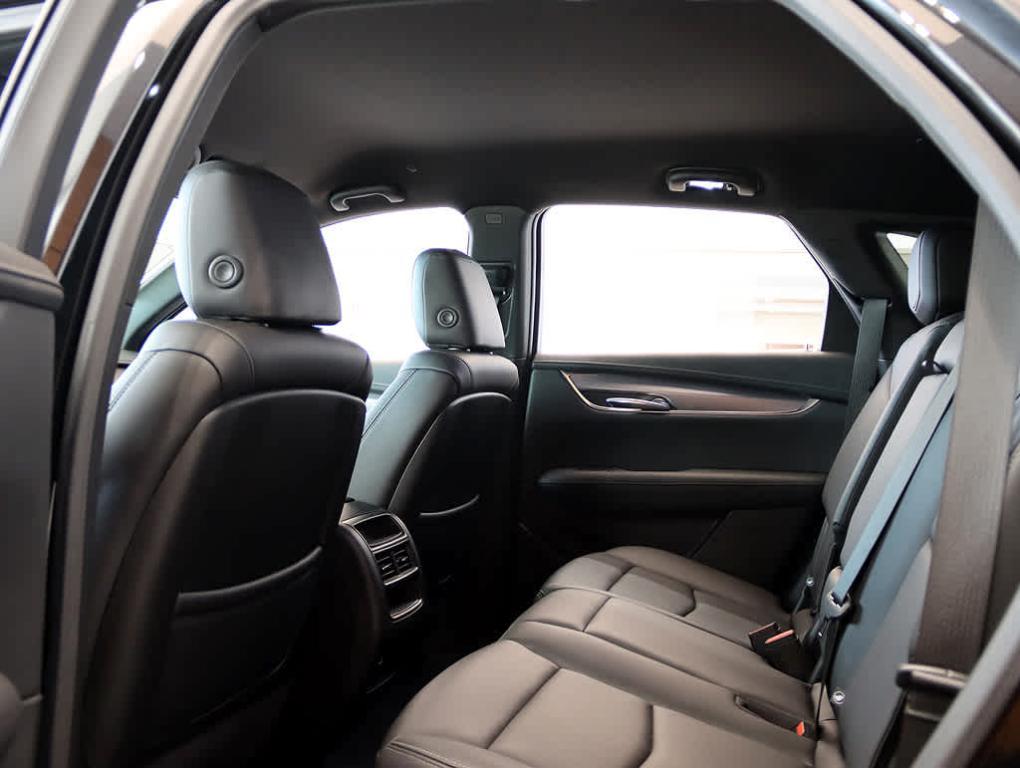 used 2022 Cadillac XT5 car, priced at $32,999
