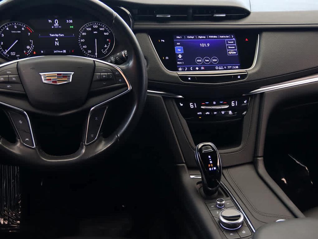 used 2022 Cadillac XT5 car, priced at $32,999