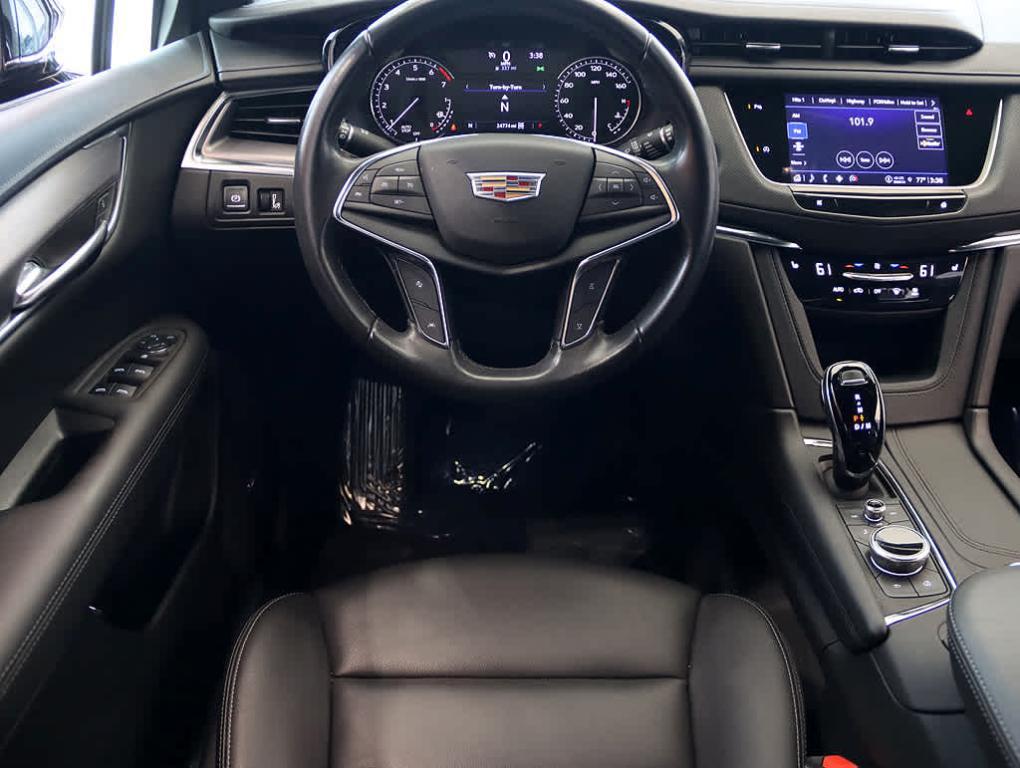 used 2022 Cadillac XT5 car, priced at $32,999