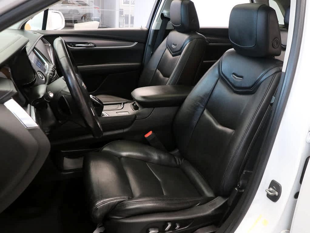 used 2017 Cadillac XT5 car, priced at $15,999