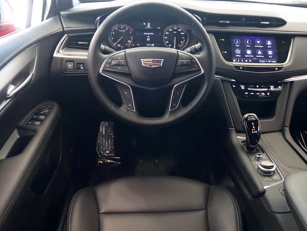 used 2024 Cadillac XT5 car, priced at $40,997