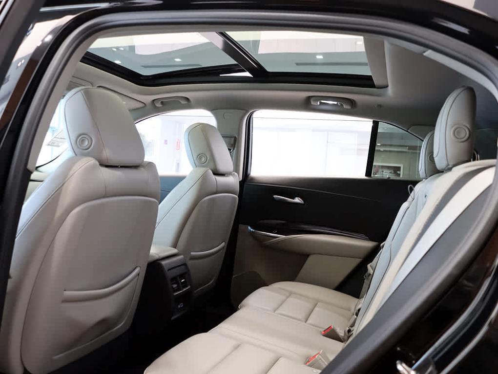 used 2023 Cadillac XT4 car, priced at $27,999