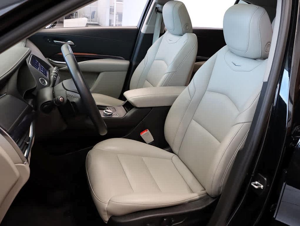 used 2023 Cadillac XT4 car, priced at $27,999