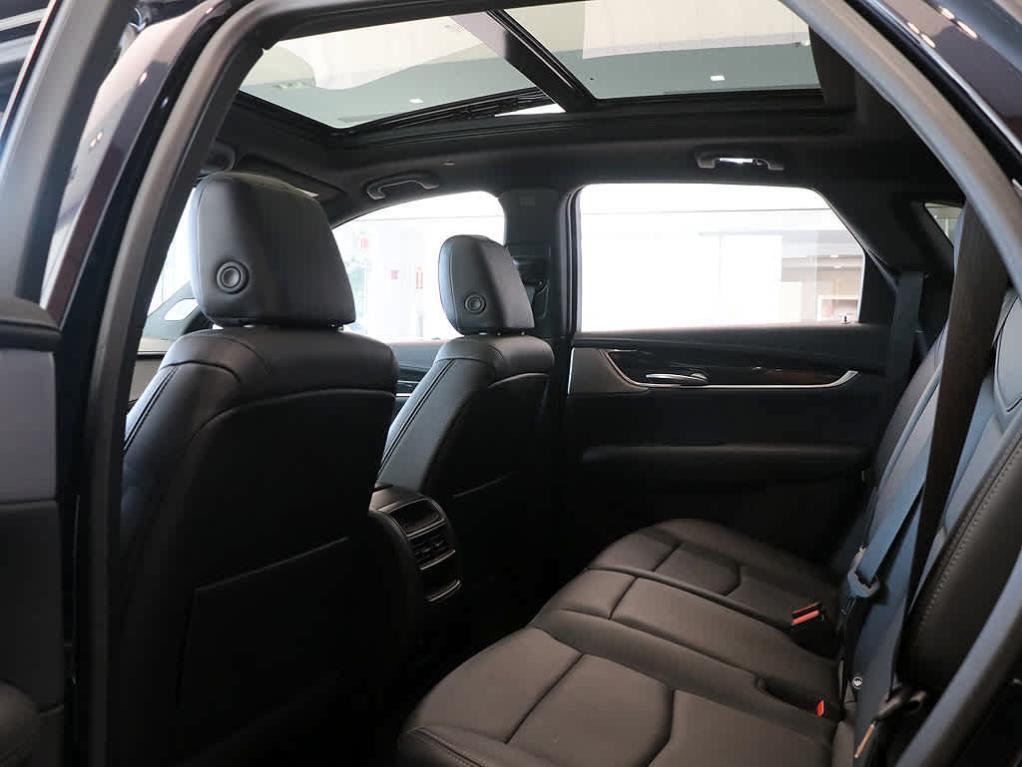 used 2022 Cadillac XT5 car, priced at $32,998