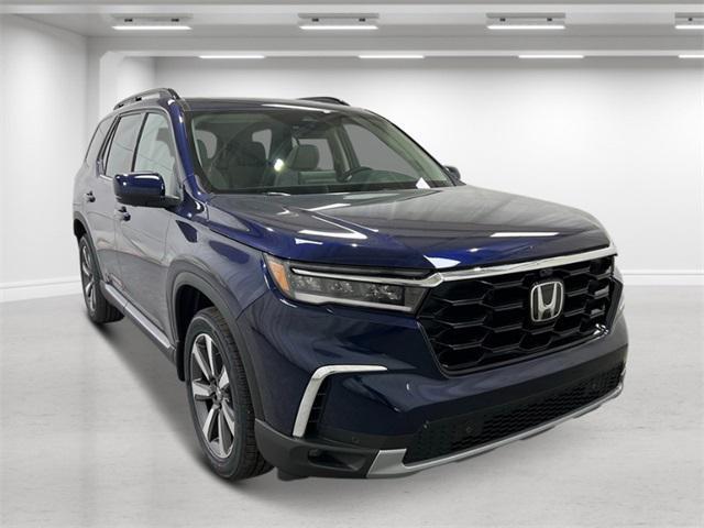new 2025 Honda Pilot car, priced at $51,825