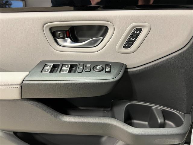 new 2025 Honda Pilot car, priced at $51,825