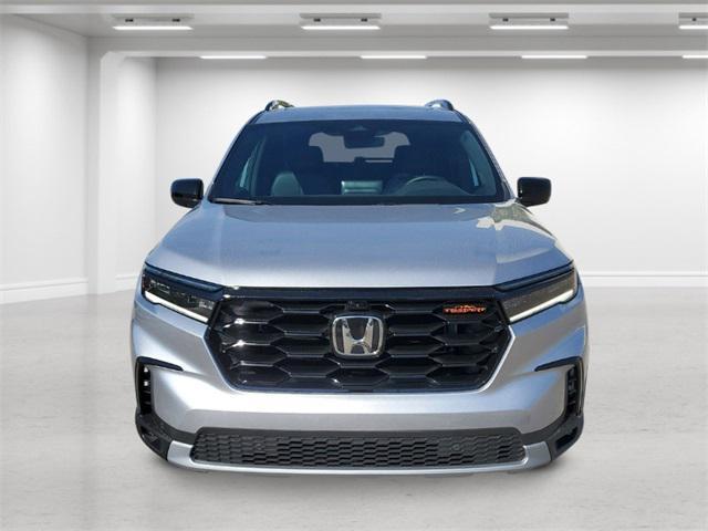 new 2025 Honda Pilot car, priced at $51,275