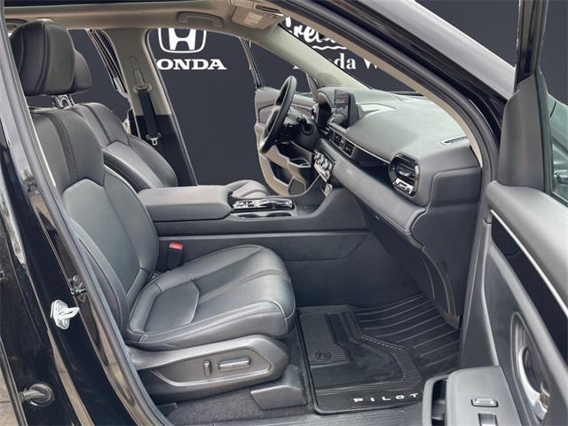 used 2025 Honda Pilot car, priced at $46,922
