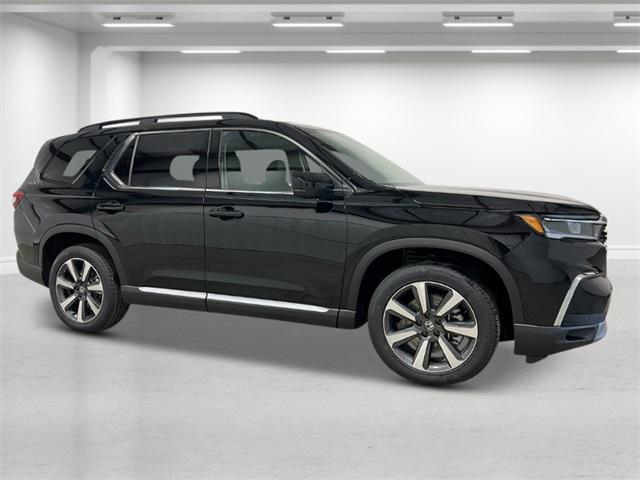 new 2025 Honda Pilot car, priced at $55,260