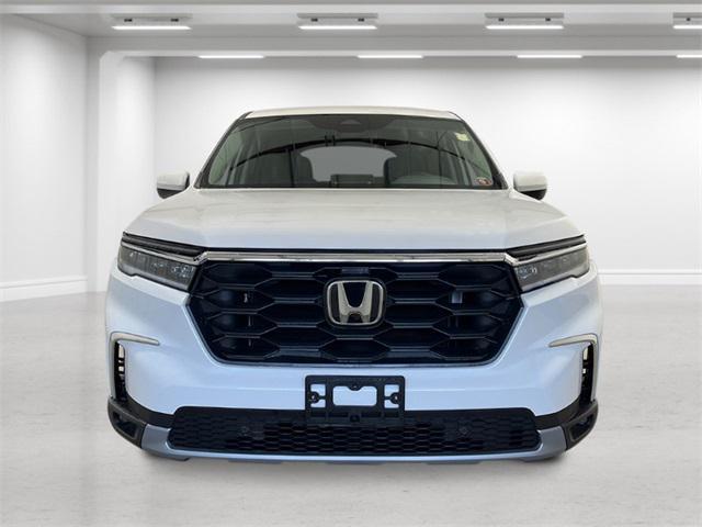 new 2025 Honda Pilot car, priced at $47,150