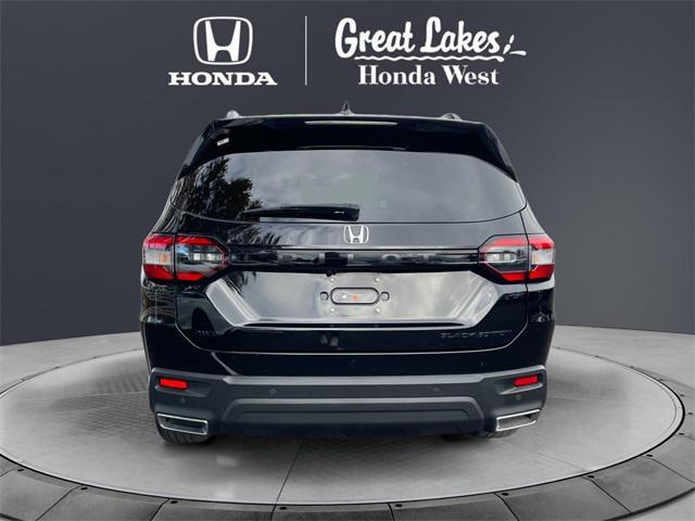 used 2025 Honda Pilot car, priced at $47,022