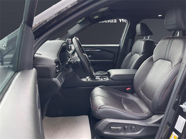 used 2025 Honda Pilot car, priced at $47,022