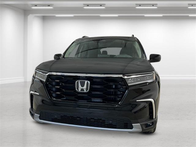 new 2025 Honda Pilot car, priced at $54,475