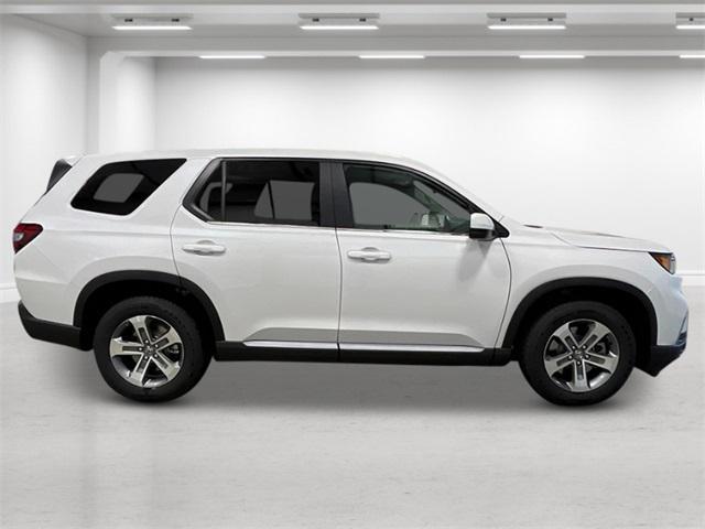 new 2025 Honda Pilot car, priced at $47,505