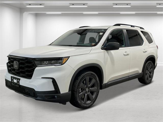 new 2025 Honda Pilot car, priced at $44,205