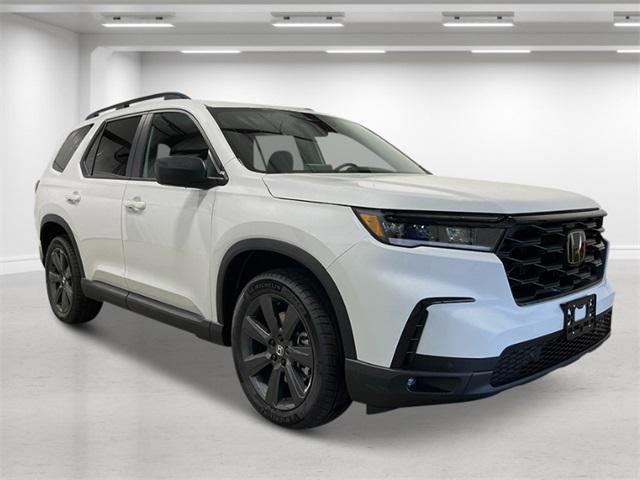 new 2025 Honda Pilot car, priced at $44,205