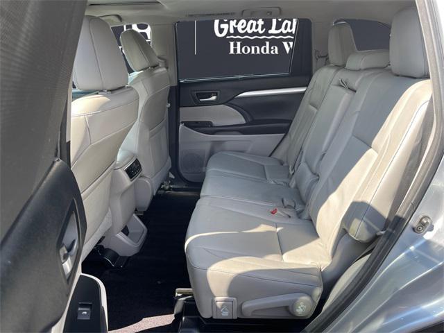 used 2015 Toyota Highlander car, priced at $16,988
