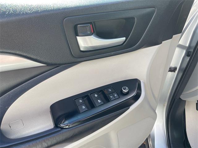 used 2015 Toyota Highlander car, priced at $16,988